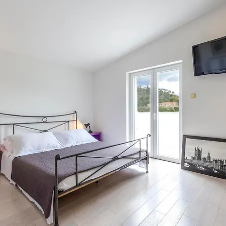Vila Olive Tree With Secluded Pool - Happy *