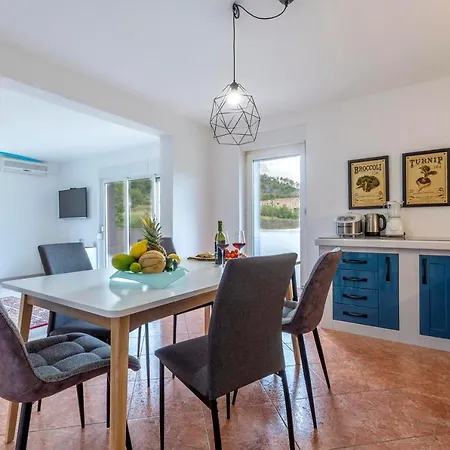 Vila Olive Tree With Secluded Pool - Happy *